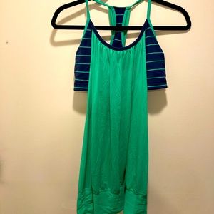 Lululemon workout tank with sports bra built in. Size L/XL